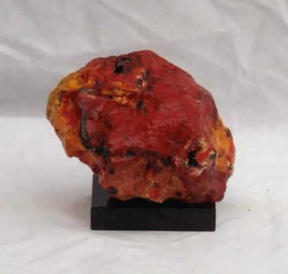 05.S-9 acryl op Maanrots-steen h.10cm